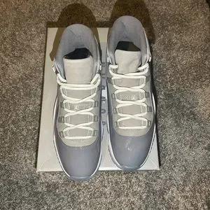Cool grey 11s bottom is kinda dirty but shoes are very well in good condition Jordan | Shoes | Cool Grey 1s Bottom Is Kinda Dirty But  main image 3